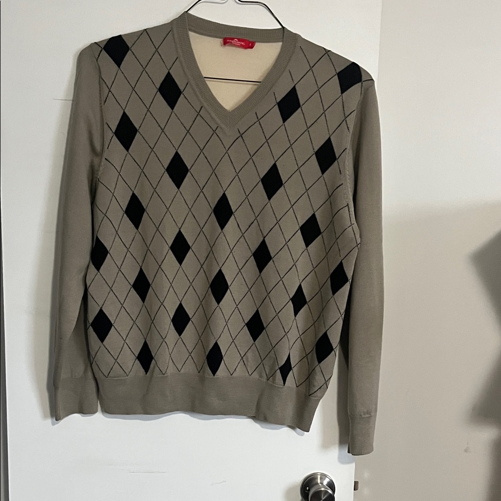 Classic V-Neck Argyle Sweater - Tan and Black